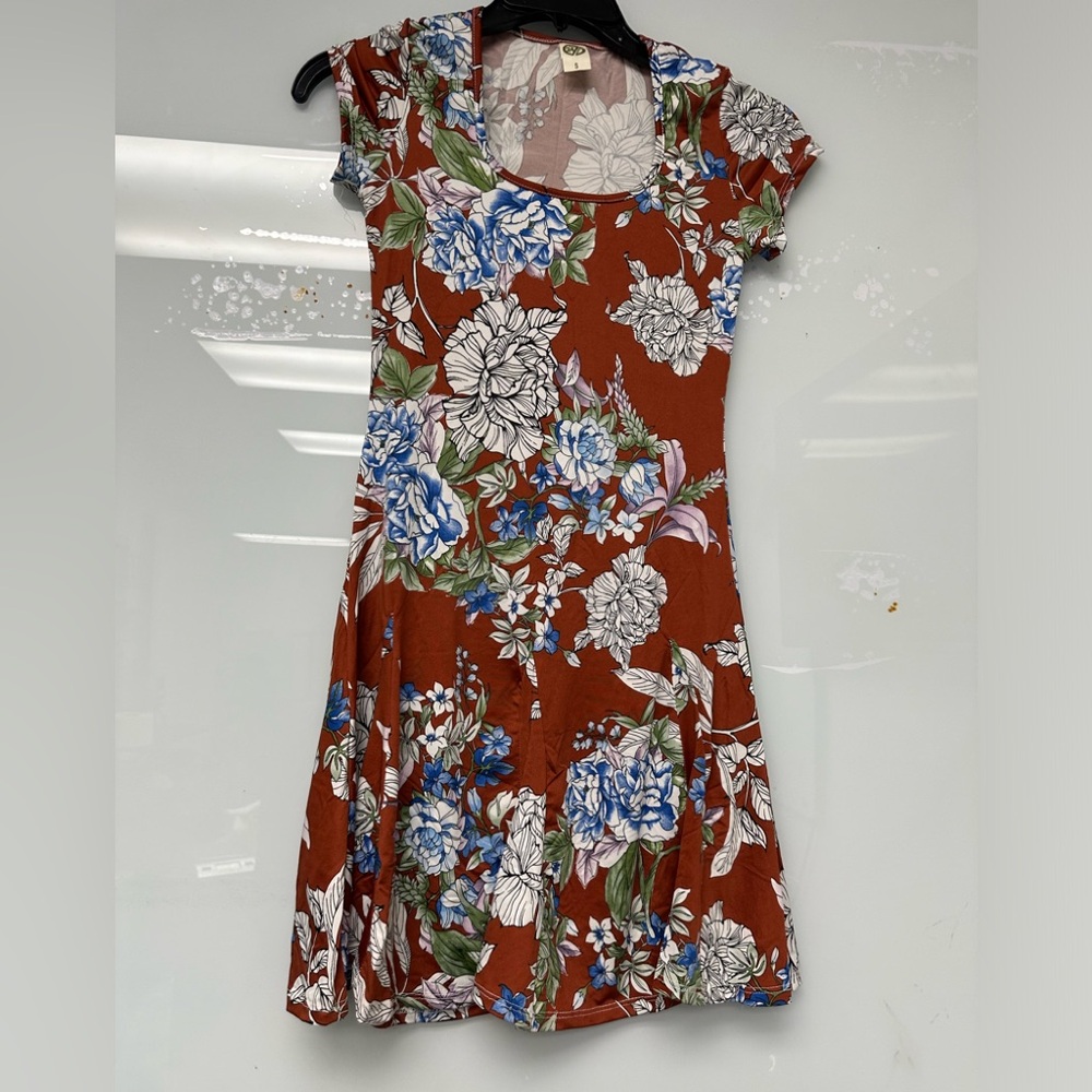 24/7 Comfort  Apparel Women's Lani Red Short Sleeve Dress New Size Small - Picture 3 of 3